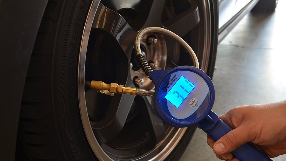 Best Digital Tire Pressure Gauge to monitor vehicle’s tires