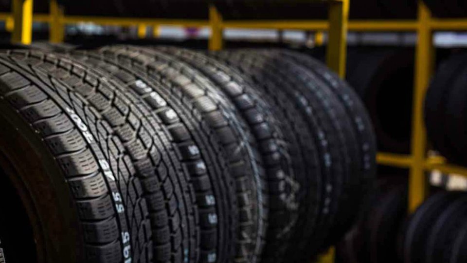 Best Light Truck and SUV Tires for All Season Best Light Truck and SUV Tires for All Season