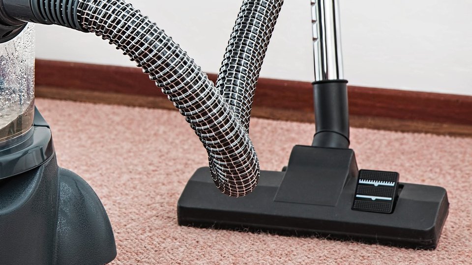 5 Best Canister Vacuum Cleaner under 100 to get 2018